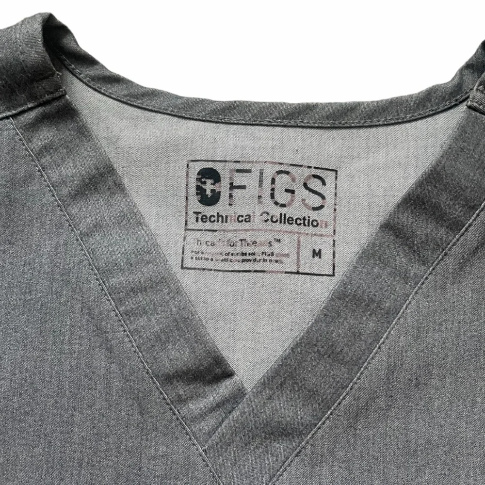 Figs Leon™ Three-Pocket Scrub Top and Axim™ Cargo Scrub Pants